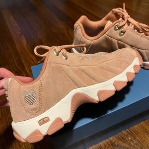 NO LONGER AVAILABLE — Women’s KSWISS